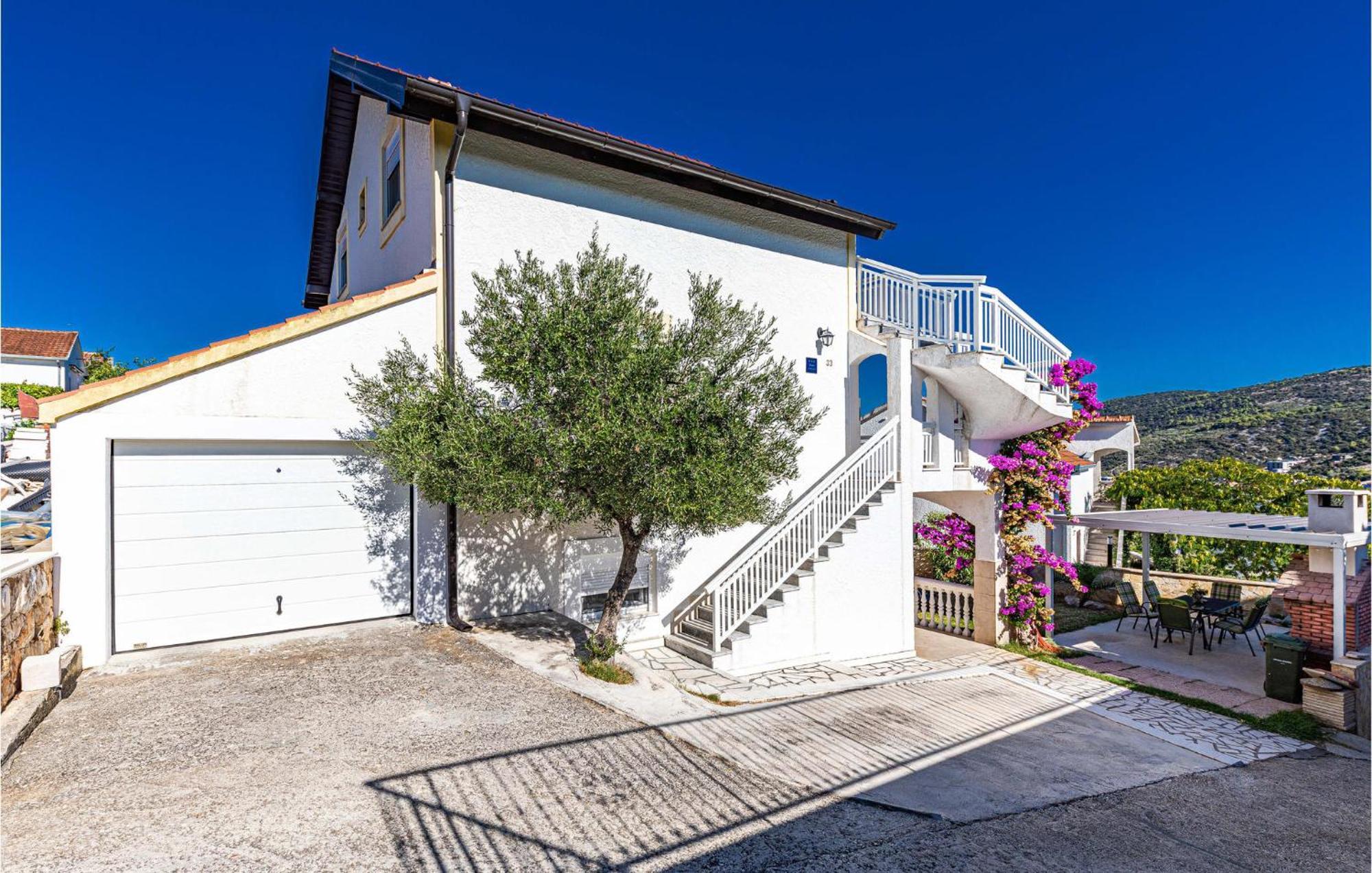 2 Bedroom Cozy Apartment In Marina Exterior photo