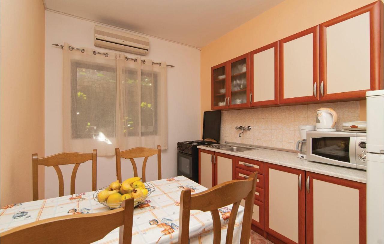 2 Bedroom Cozy Apartment In Marina Exterior photo